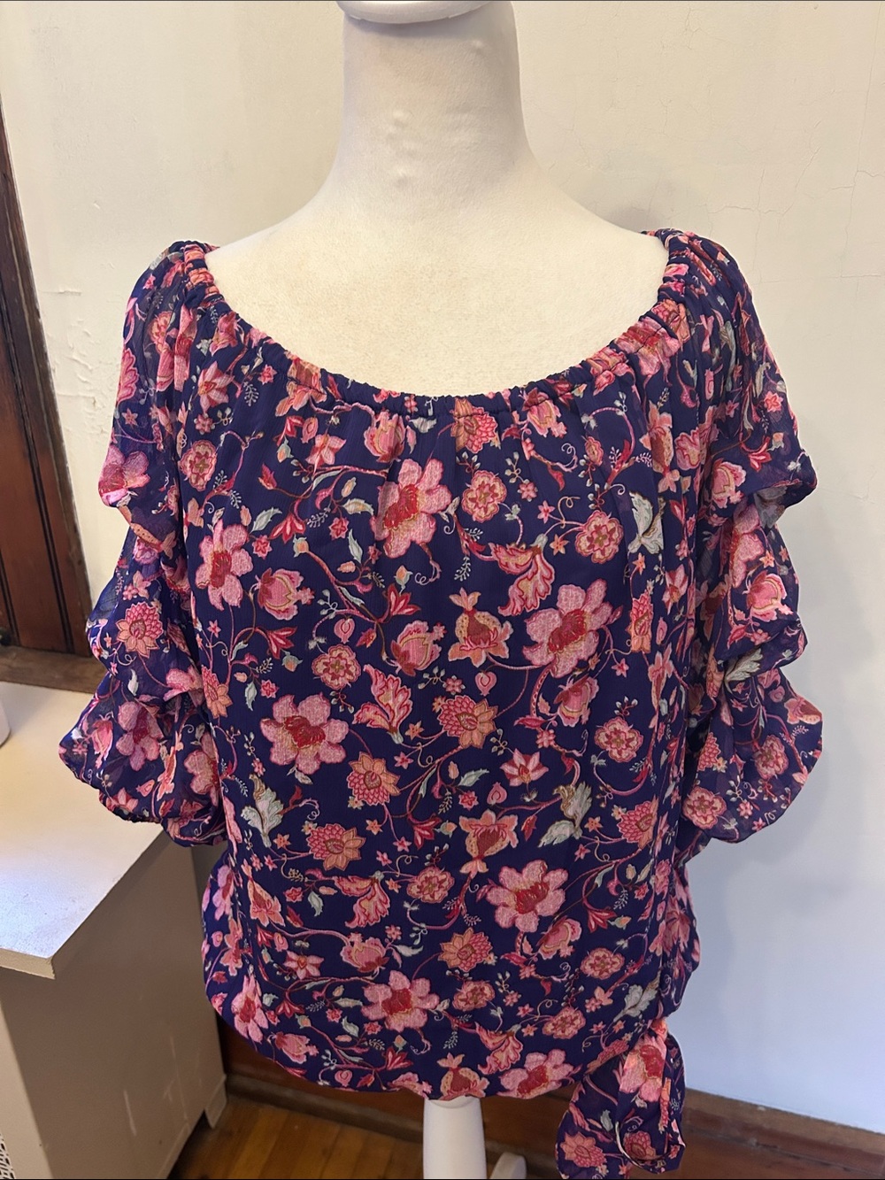 CeCe Floral purple pink tie waist statement sleeve blouse Size M EUC